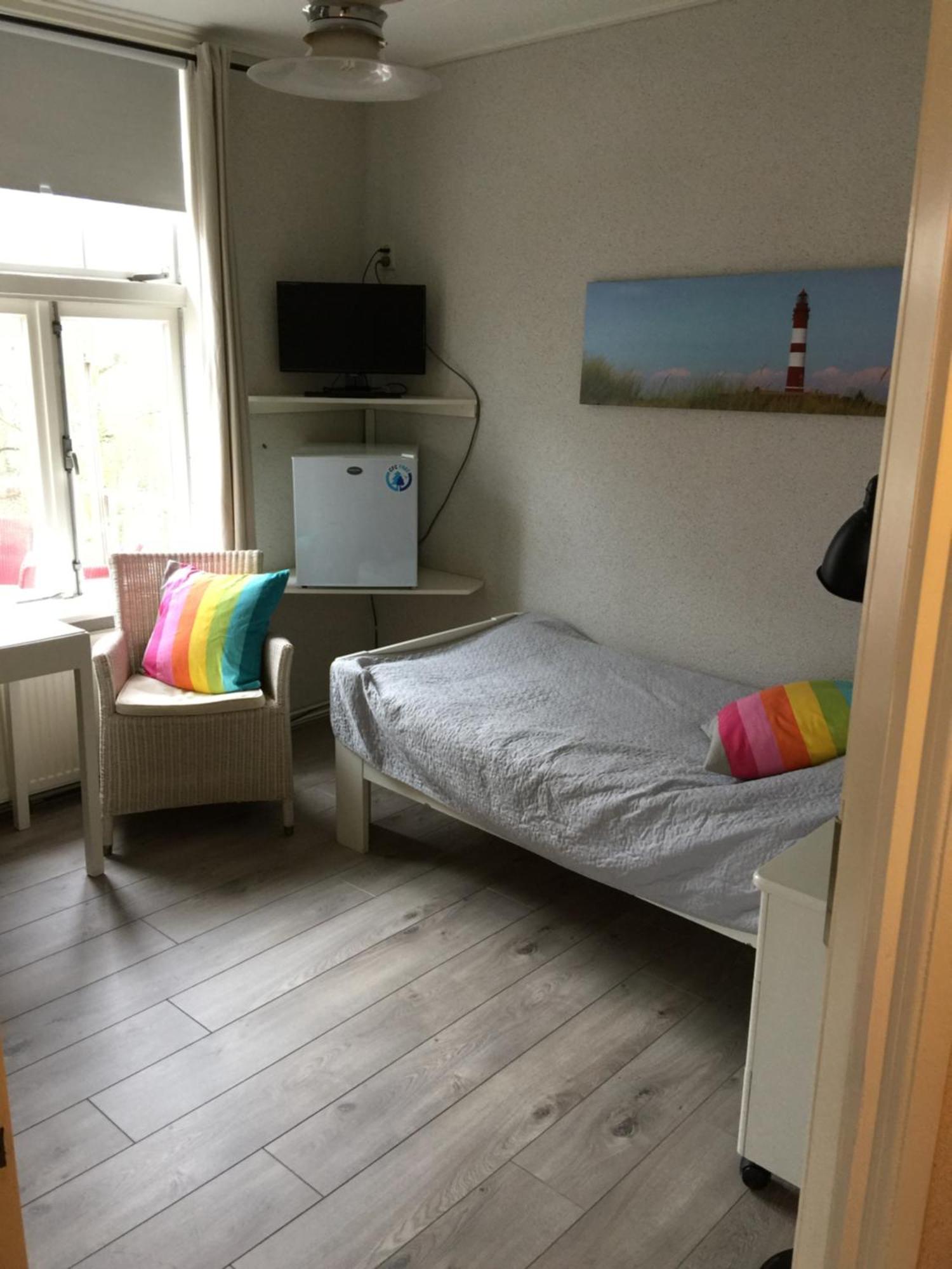 Single Room Bathroom